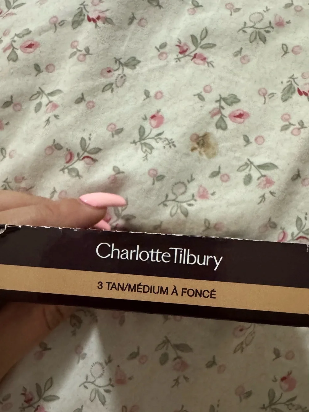 Charlotte Tilbury Airbrush Flawless Finish Powder — Brown with Gold Accents